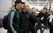 Ronaldo “mặc váy” trở về Old Trafford